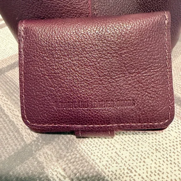 Portland Leather Goods Devan Bucket Tote with Wallet in Plum - Picture 3 of 8